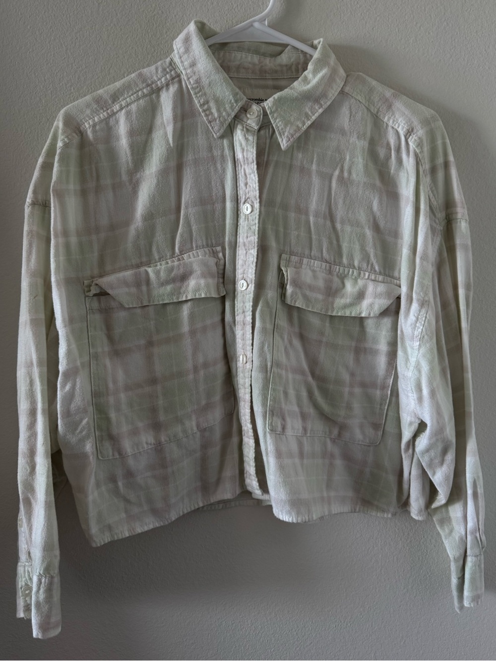Abercrombie & Fitch Light Green Plaid Cropped Flannel Size Small